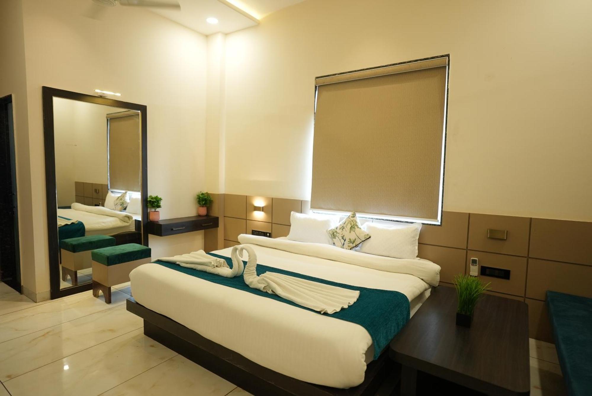 Palak Palace Hotels And Resort Бхопал Экстерьер фото