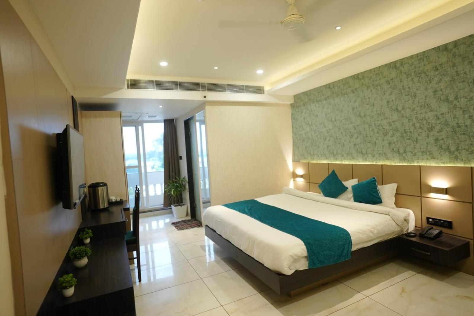 Palak Palace Hotels And Resort Бхопал Экстерьер фото